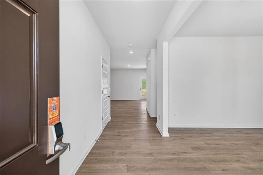 Spacious, unfurnished interior of a new home in Jones Ridge, Dallas (Image 31). Spacious, unfurnished interior of a new home in Jones Ridge, Dallas (Image 31).
