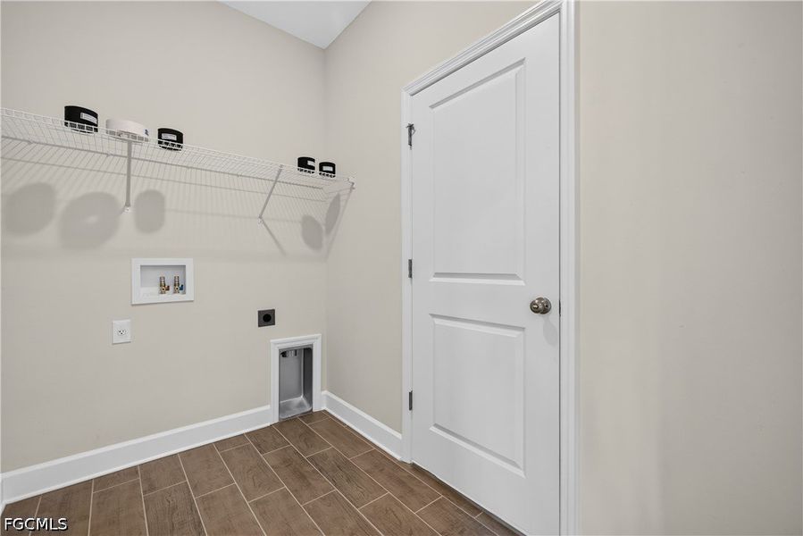 Spacious, unfurnished interior of a new home in Cape Coral, Cape Coral (Image 18). Spacious, unfurnished interior of a new home in Cape Coral, Cape Coral (Image 18).