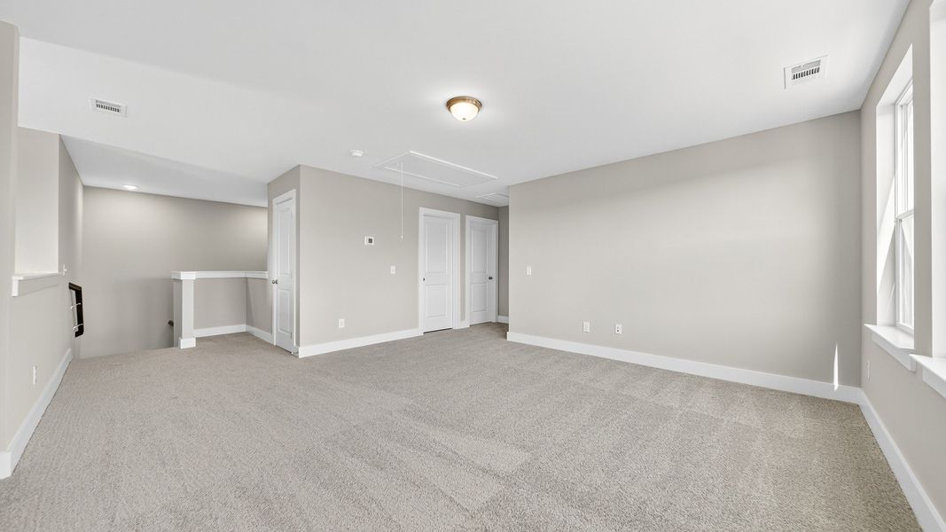 Spacious, unfurnished interior of a new home in McClure Farms, Columbia (Image 27).