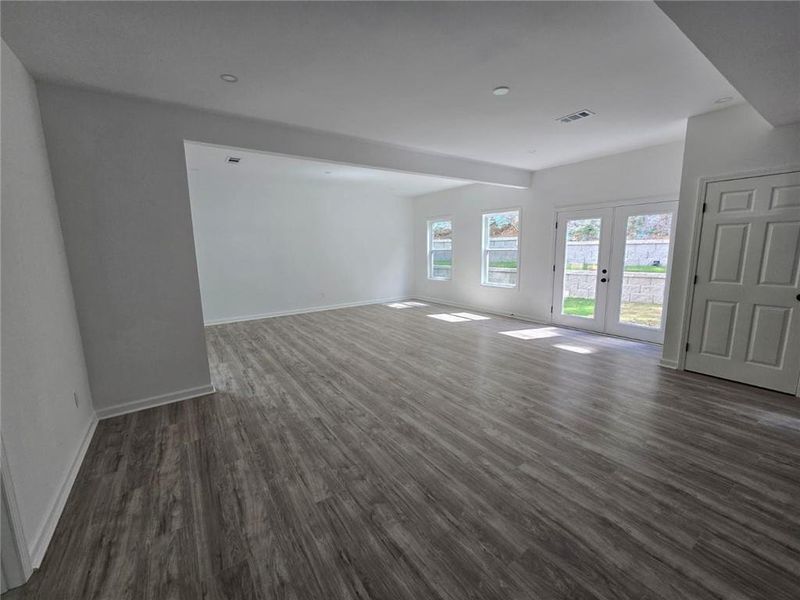 Spacious, unfurnished interior of a new home in , Covington (Image 5).