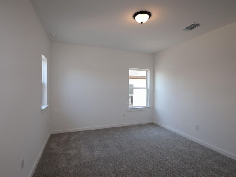 Spacious, unfurnished interior of a new home in Edgewood, Leander (Image 21).