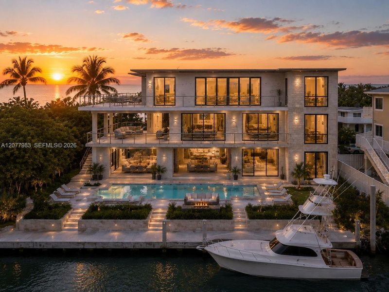Condo located in Islamorada, Village of Islands, FL showcasing its design and architecture (Image 5).