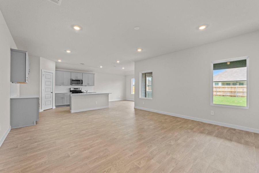 Spacious, unfurnished interior of a new home in Hartland Ranch, Lockhart (Image 18).