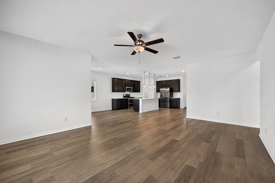 Spacious, unfurnished interior of a new home in Parks at Foster Crossing, Anna (Image 14).