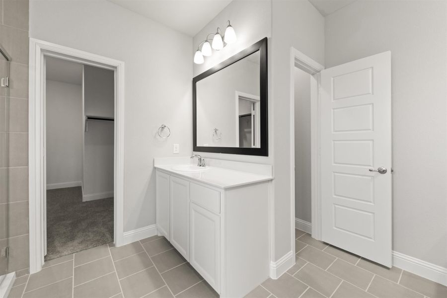 Representative furnished interior of a home built from the Fairmont by Pacesetter Homes in Sutton Fields, Celina (Image 11).