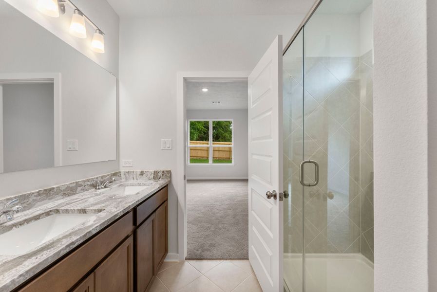 Furnished interior view inside a new home in Rockbridge East, Huntsville (Image 6).