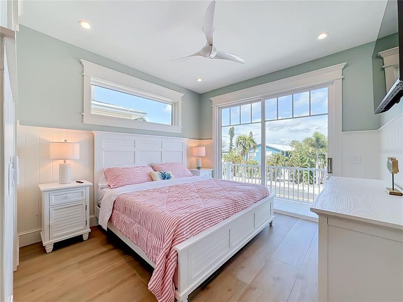 Furnished interior view inside a new home in , Bradenton Beach (Image 18).