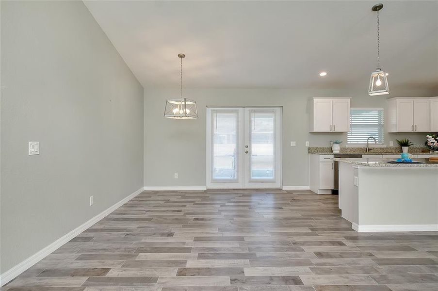 Spacious, unfurnished interior of a new home in , Englewood (Image 24).