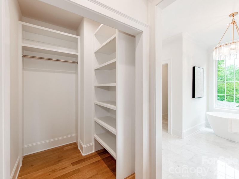 Image 47 of a home in .