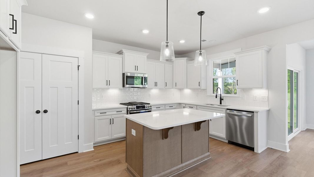 Furnished interior view inside a new home in Harrier Point, Woodruff (Image 9).