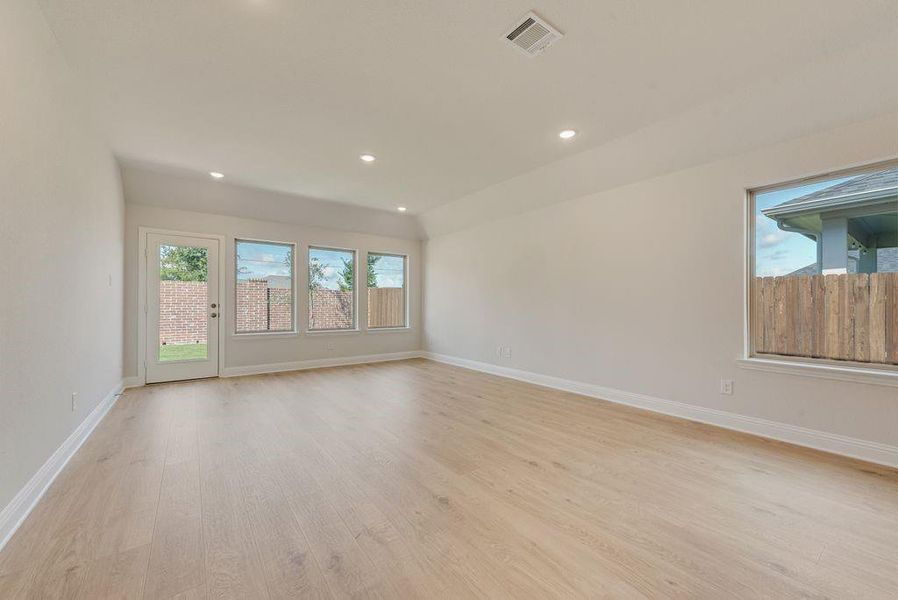 Spacious, unfurnished interior of a new home in Walden Pond, Forney (Image 17). Spacious, unfurnished interior of a new home in Walden Pond, Forney (Image 17).