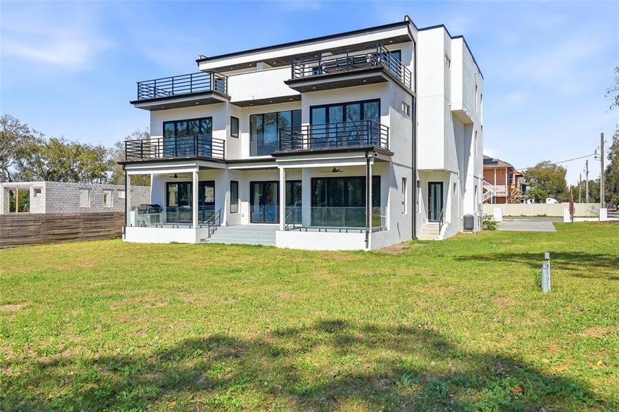 Exterior details and patio area of a home in , Tampa (Image 36).