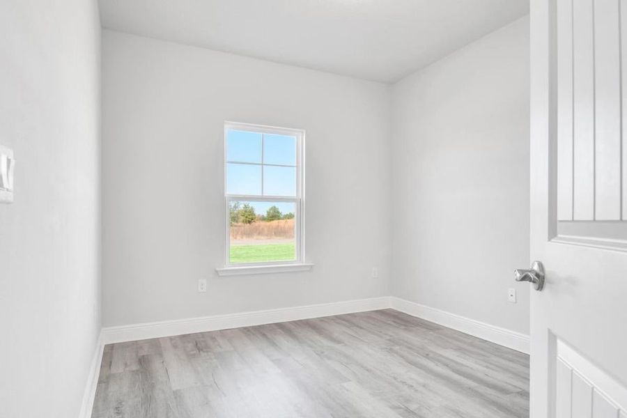 Representative unfurnished interior of a home built from the Plan 1530 by Adams Homes in Ridgeway Landing, Crestview (Image 18).