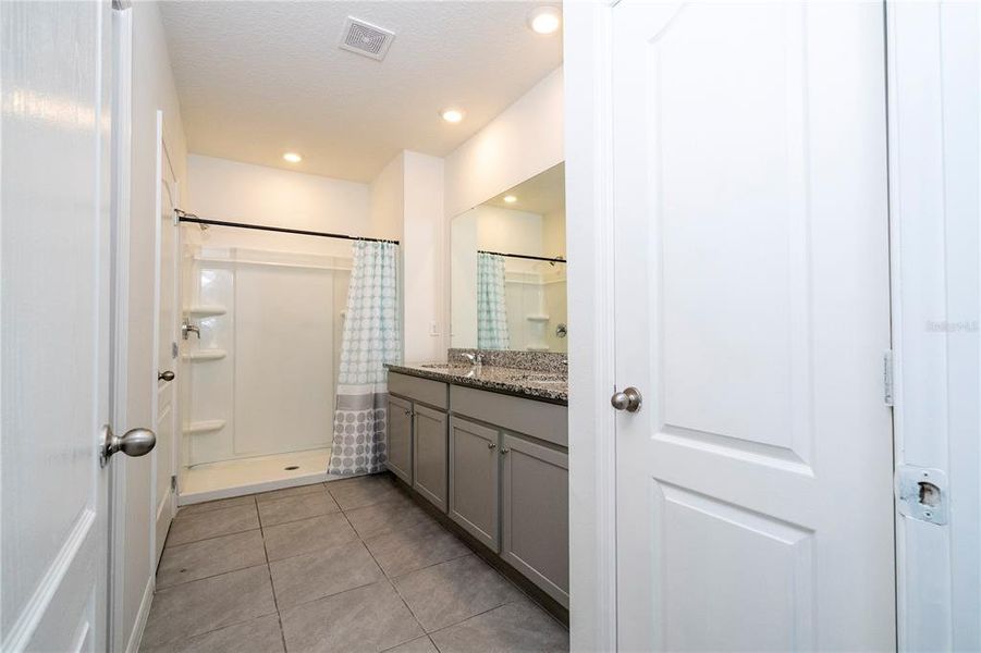 Furnished interior view inside a new home in Astonia, Davenport (Image 12).