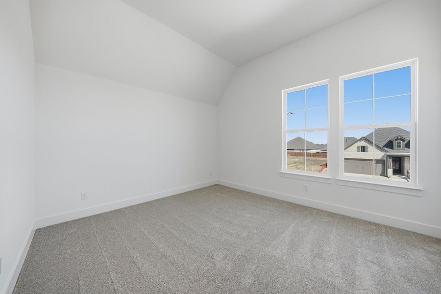 Spacious, unfurnished interior of a new home in Tavolo Park, Fort Worth (Image 37).