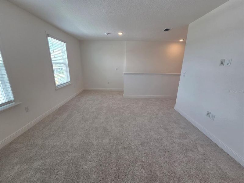 Spacious, unfurnished interior of a new home in Villamar, Winter Haven (Image 44).