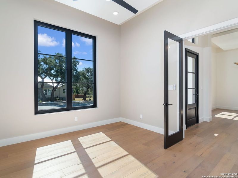 Spacious, unfurnished interior of a new home in , Boerne (Image 38).