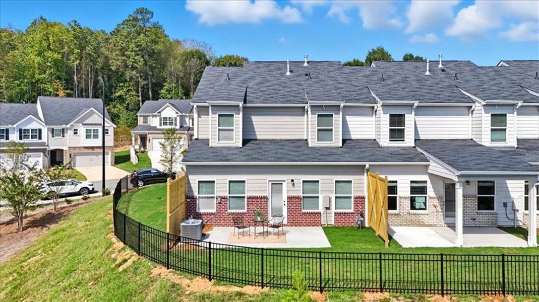 Image 35 of a home in Park Center Pointe.