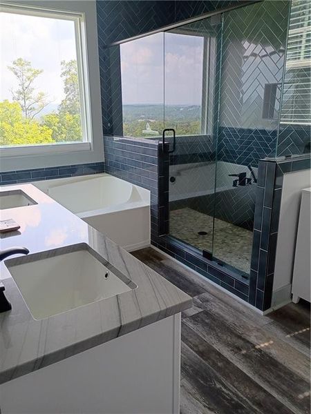 Furnished interior view inside a new home in , Dallas (Image 30).