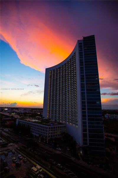 Condo located in Miami, FL showcasing its design and architecture (Image 21).