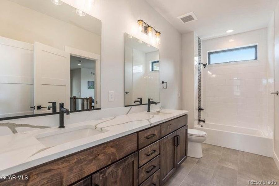 Furnished interior view inside a new home in , Granby (Image 28).