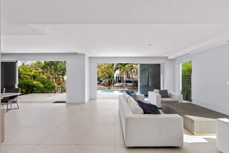 GREATROOM_STRAIGHT_DT