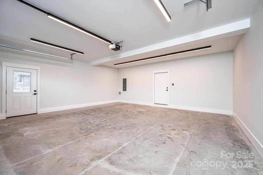 Almost a level entry into the house from the oversized garage.. Almost a level entry into the house from the oversized garage..