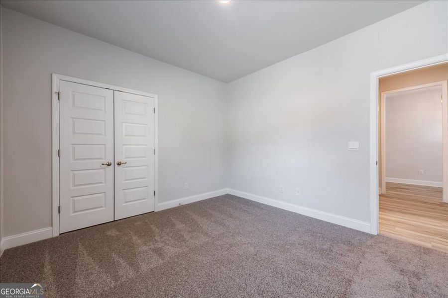 Spacious, unfurnished interior of a new home in Oakview Estates, Macon (Image 36).