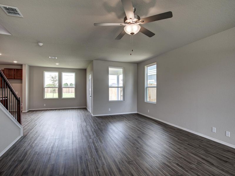 Representative unfurnished interior of a home built from the The Murray I by Davidson Homes LLC in Comanche Ridge, San Antonio (Image 13).