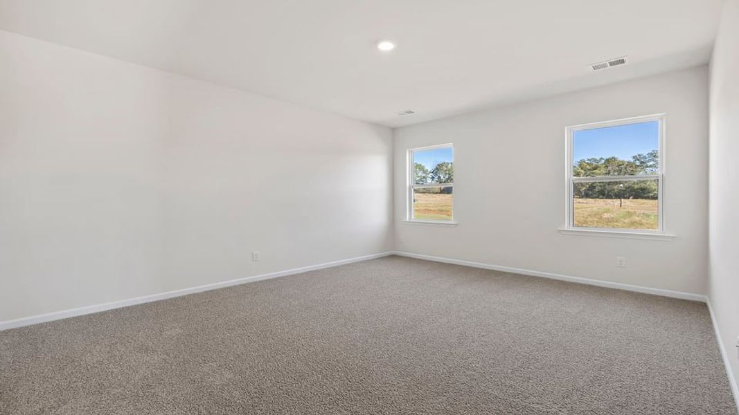 Spacious, unfurnished interior of a new home in Sage Grove, Lyman (Image 24).