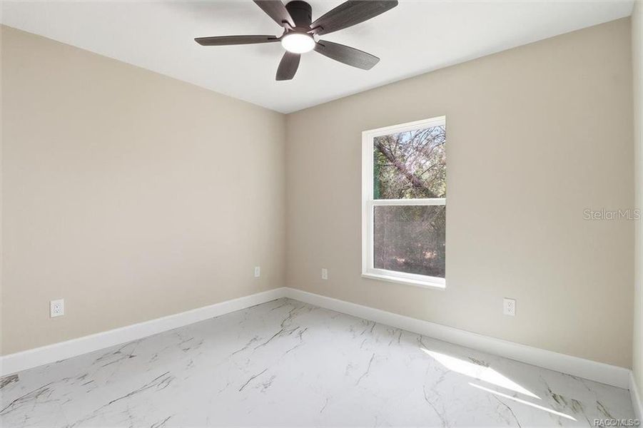 Spacious, unfurnished interior of a new home in , Citrus Springs (Image 26).