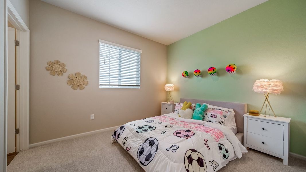 Furnished interior view inside a new home in Thompson River Ranch, Johnstown (Image 36).