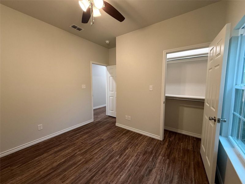 Spacious, unfurnished interior of a new home in , Longview (Image 8).