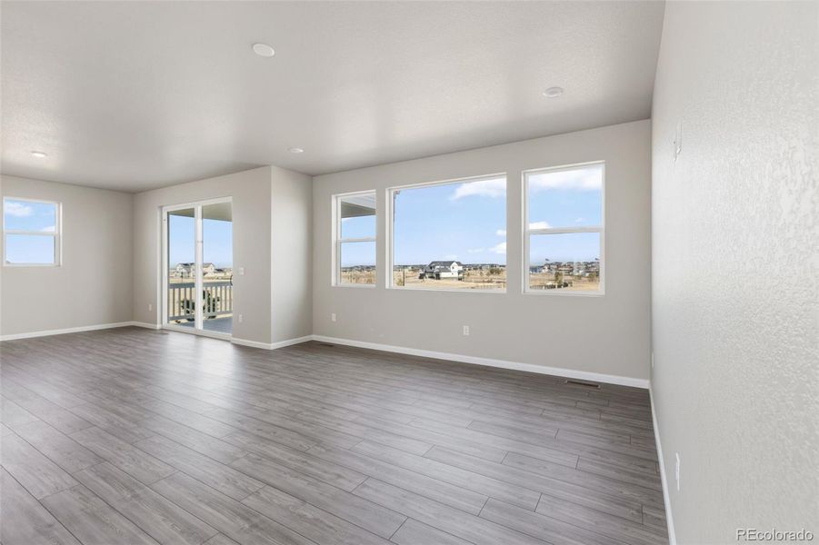 Spacious, unfurnished interior of a new home in , Aurora (Image 26).