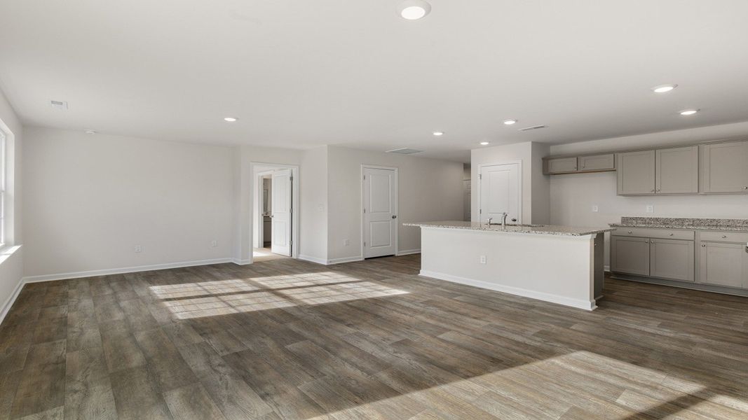 Spacious, unfurnished interior of a new home in Quail Haven, Winston-Salem (Image 16).