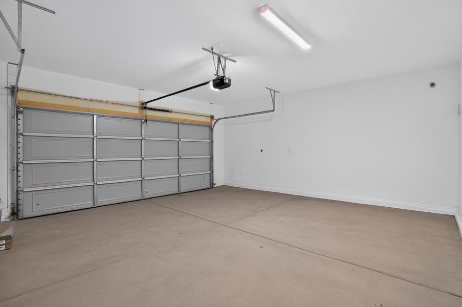 Spacious, unfurnished interior of a new home in Rancho Mercado, Surprise (Image 22). Spacious, unfurnished interior of a new home in Rancho Mercado, Surprise (Image 22).