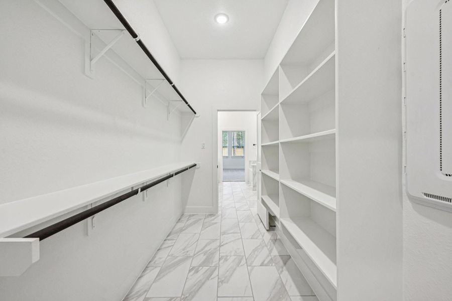 Furnished interior view inside a new home in Kresston 50's, Montgomery (Image 5).