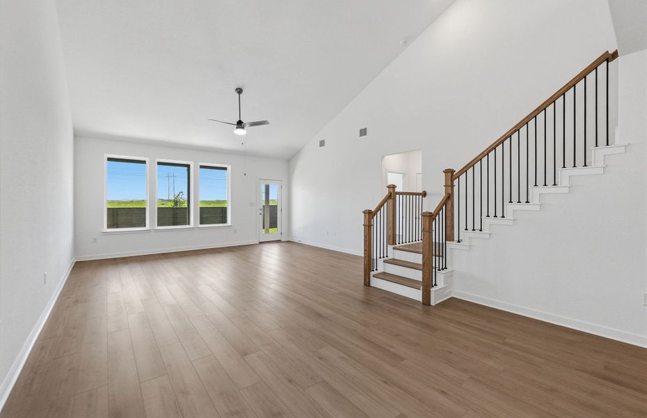 Spacious, unfurnished interior of a new home in Kuempel Farms, Pflugerville (Image 43).