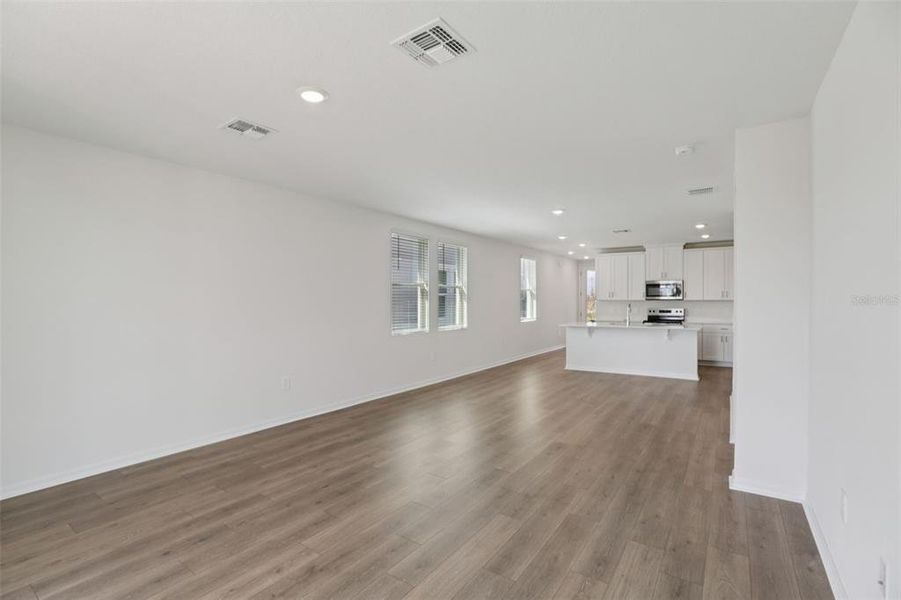 Spacious, unfurnished interior of a new home in Springs at Lake Alfred - Classic Series, Lake Alfred (Image 32).