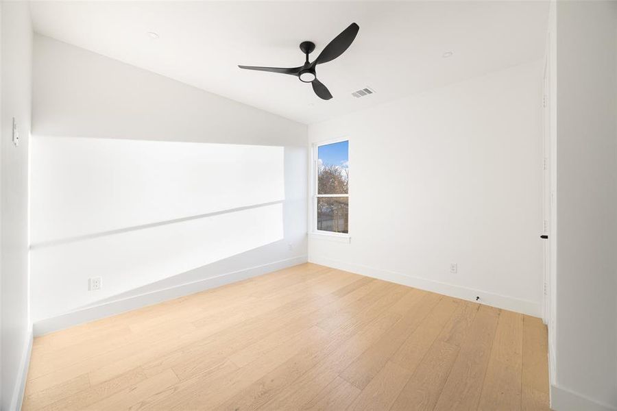 Spacious, unfurnished interior of a new home in , Dallas (Image 23).