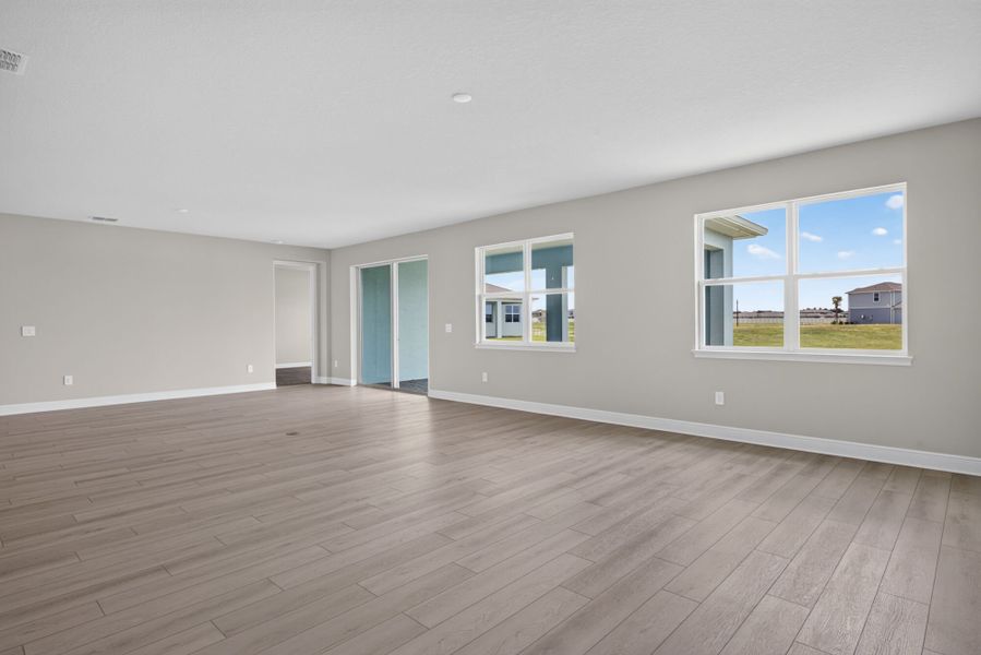 Spacious, unfurnished interior of a new home in Crosswind Ranch, Parrish (Image 13). Spacious, unfurnished interior of a new home in Crosswind Ranch, Parrish (Image 13).