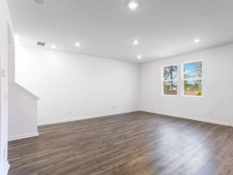 Spacious, unfurnished interior of a new home in Heritage River, Euharlee (Image 27). Spacious, unfurnished interior of a new home in Heritage River, Euharlee (Image 27).