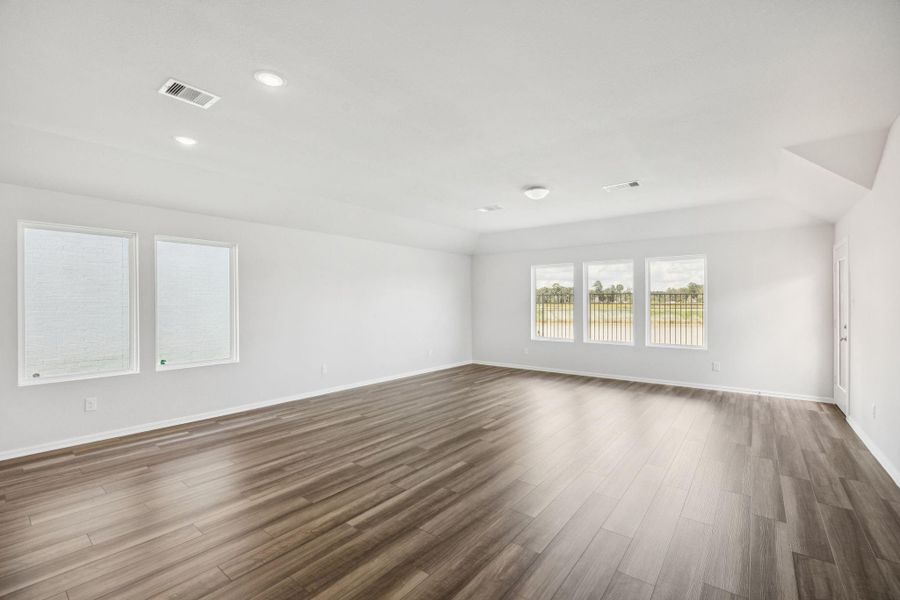 Spacious, unfurnished interior of a new home in Saint Tropez, Houston (Image 16). Spacious, unfurnished interior of a new home in Saint Tropez, Houston (Image 16).