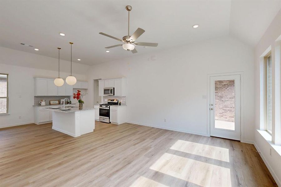 Spacious, unfurnished interior of a new home in Tarrytown, Crowley (Image 31). Spacious, unfurnished interior of a new home in Tarrytown, Crowley (Image 31).