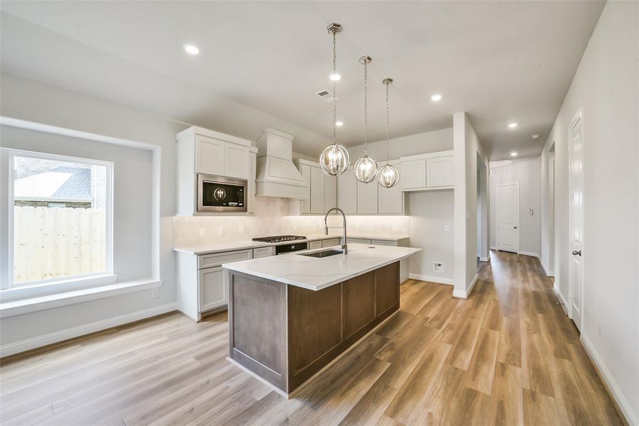 Furnished interior view inside a new home in Sienna 40', Missouri City (Image 9).