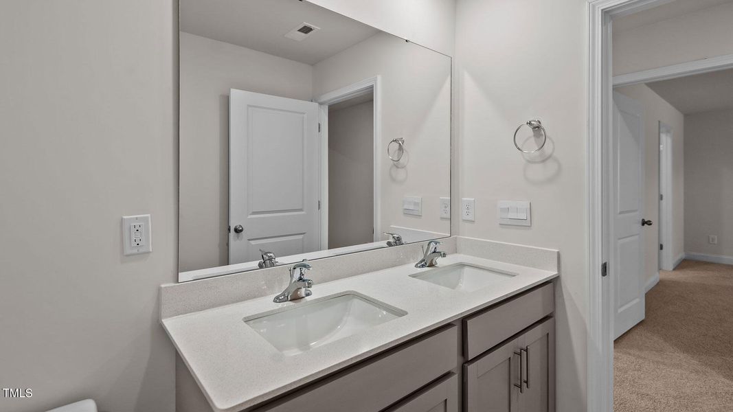 1104 Middlecrest Drive 1104 Middlecrest Drive