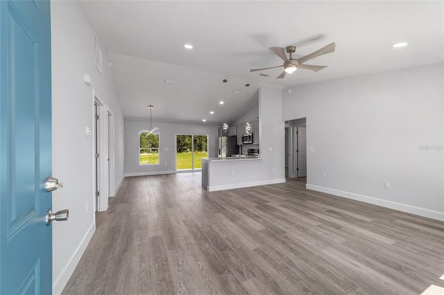 Spacious, unfurnished interior of a new home in , Dunnellon (Image 22).