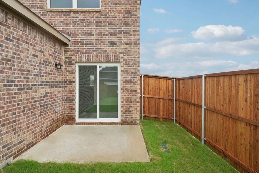 Representative exterior details of a home built from the Saturn by Starlight Homes in Brookshire at Legacy Hills, Celina (Image 4).