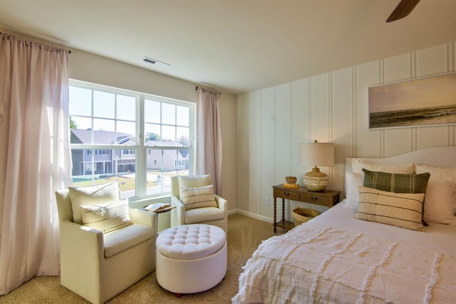 Representative furnished interior of a home built from the HAYDEN by D.R. Horton in Raven Ridge, Lexington (Image 29).