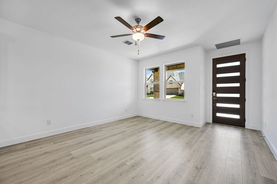 Spacious, unfurnished interior of a new home in North Sky Celina, Celina (Image 14).